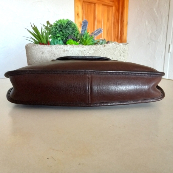 COACH BONNIE CASHIN "Watermelon Tote" Brown Leather Kiss Lock Bag, early 1970s. - Picture 13 of 14